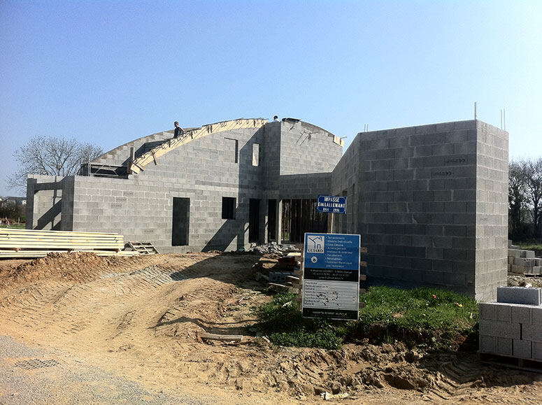 Maison contemporaine à Changé